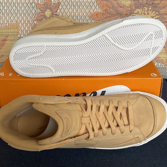 Nike Men’s BLAZER MID PREMIUM MF
VACHETTA TAN/ACHETTA TAN
DQ7572 200 sneakers••• - Picture 6 of 16